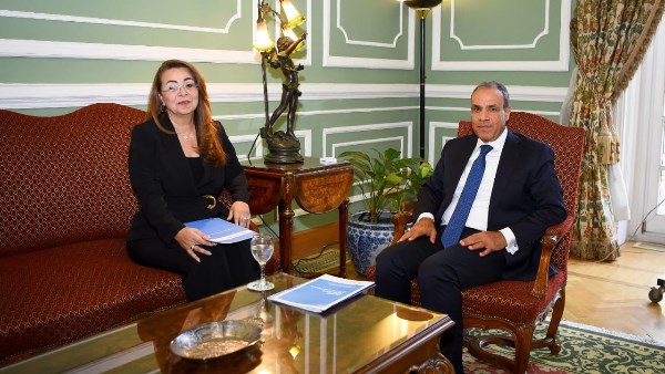 وزير الخارجية والهجرة يستقبل غادة والى 