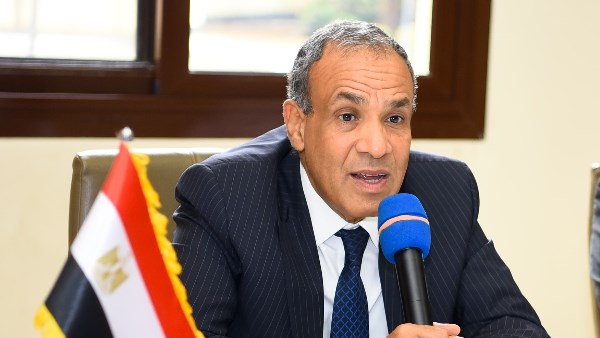 وزير الخارجية والهجرة 