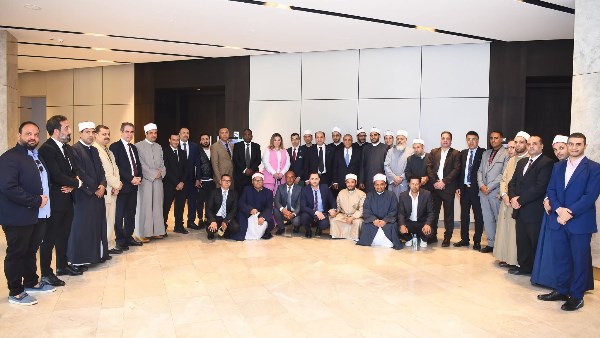 وزير الخارجية والهجرة يلتقي بالجالية المصرية في النيجر