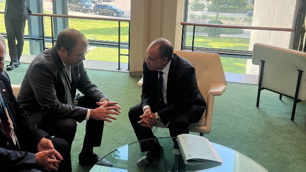 وزير الخارجية والهجرة يلتقى مع وزير الدولة بوزارة الخارجية الألمانية