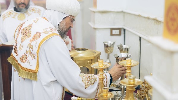 الأنبا بقطر