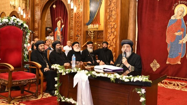 البابا تواضروس لشباب كنيسة العذراء والقديس يوسف النجار بسموحة: مصر وطن لا يضاهيه وطن
