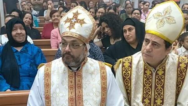 تعيين الأب مينا زكي راعيًا مساعدًا بكنيسة العذراء والأم تريزا بعزبة النخل