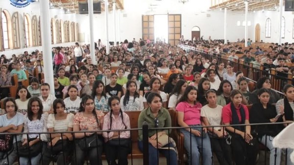 مؤتمرًا لفتيان وفتيات المرحلة الإعدادية