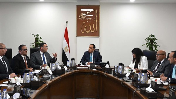 مدبولي : 3 شركات كبيرة بدات العمل في مصر في مجال الغزل والنسيج