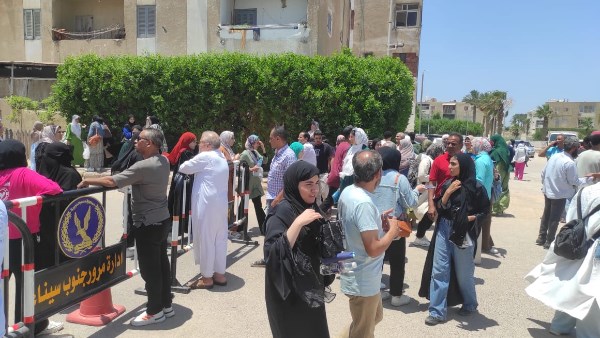 طلاب جنوب سيناء عقب خروجهم من امتحان الكيمياء والجغرافيا 