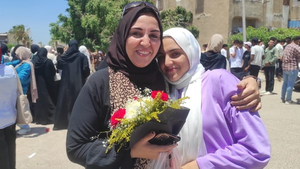 فرحة طلاب الثانوية بجنوب سيناء 