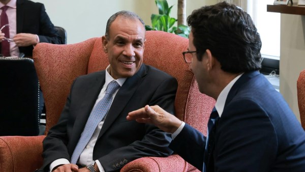 جانب من استقبال وزير الخارجية للسيناتور 