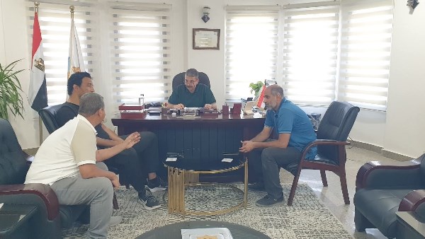 رئيس حي جنوب الغردقة يبحث شكاوى المواطنين في لقائه الأسبوعي