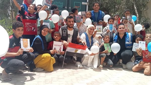 «قرى أطفيح تقرأ».. استكمال توزيع الكتب على مكتبات مراكز شباب حياة كريمة