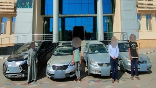 الداخلية تضبط قائدي 4 سيارات لقيامهم بأداء حركات استعراضية