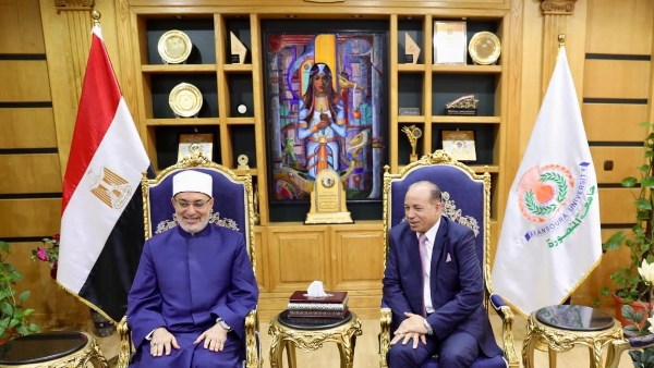 رئيس جامعة المنصورة يستقبل مفتي الجمهورية لبحث سبل التعاون المشترك وتعزيز الوعي الديني والفكري بين الشباب