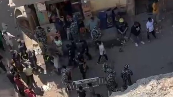 استخراج جثة شاب من أسفل انقاض عقار شبرا بالقاهرة.. صور