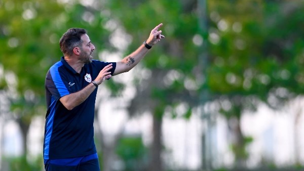 الزمالك يؤدي مرانًا خفيفًا استعدادًا لودية وادي دجلة