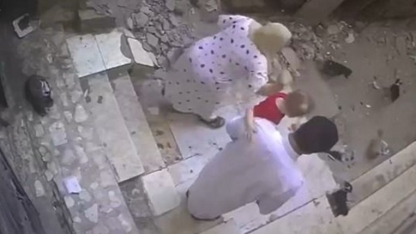 القبض على سيدة تعدت على كلاب بالضرب في الشرقية| فيديو