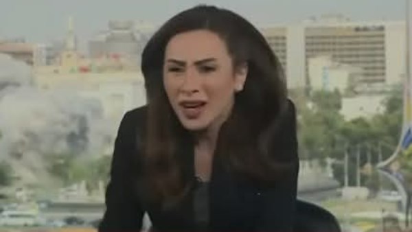 قصف سوريا.. غارة إسرائيلية على دمشق تُفزع مذيعة على الهواء