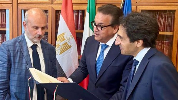 راضي وعبدالغفار مع نظيره الإيطالي