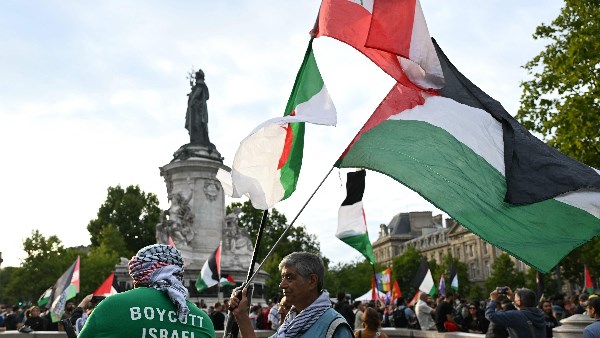 مظاهرة في باريس ضد العدوان الإسرائيلي علي غزة