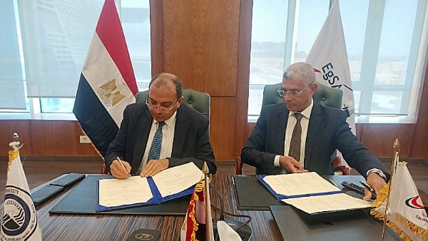 رئيس جامعة بني سويف الأهلية يوقع بروتوكول تعاون مع وكالة الفضاء المصرية
