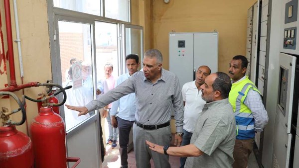 محافظ أسوان يوجه بنشر إرشادات الحماية والوقاية من الحرائق