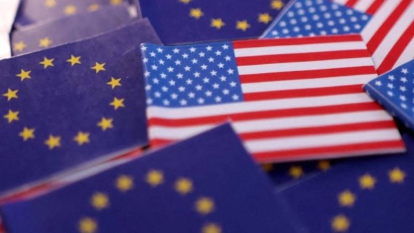 الاتحاد الأوروبي يلوح بفرض رسوم جمركية بنسبة 30% على واردات أمريكية