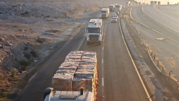 الأردن يرسل 60 شاحنة مساعدات إلى قطاع غزة لتخفيف معاناة الفلسطينيين
