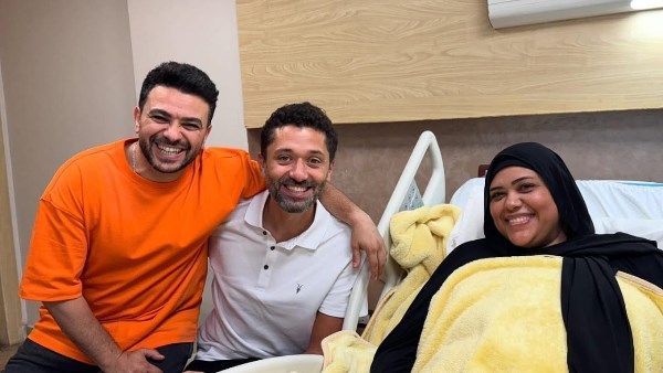 زيارة كريم محمود عبدالعزيز لكريم الحسيني وزوجته