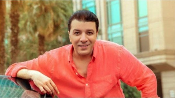 مصطفي كامل يروج لأحدث حفلاته الغنائية بالساحل الشمالي
