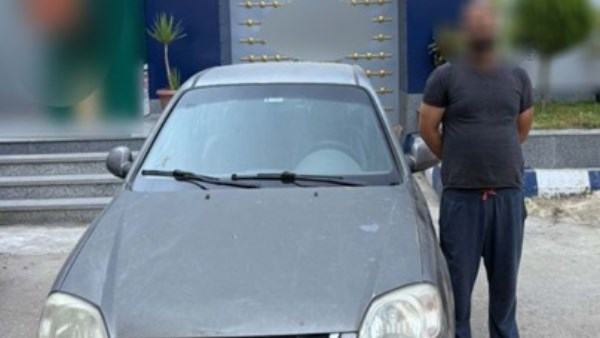 التحفظ على سيارة موظف عرض حياة اطفالة للخطر