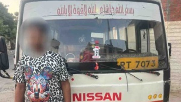  سائق ميكروباص يحاول التعدي على مواطن بسلاح ابيض بالقاهرة