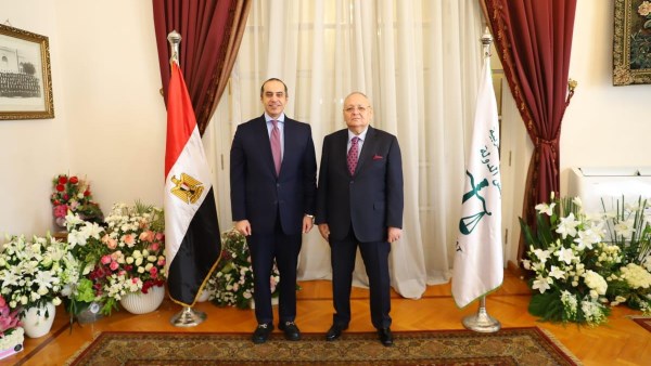 رئيس مجلس الدولة يستقبل وزير الشئون النيابية والقانونية.. لهذا السبب 