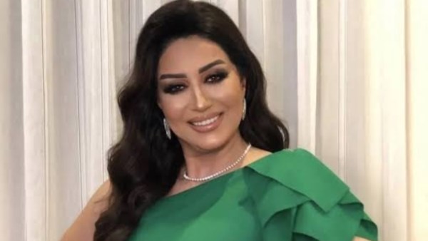 الفنانة وفاء عامر 