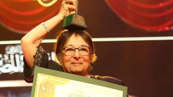 الفنانة سميرة عبد العزيز 