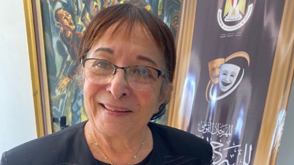 الفنانة سميرة عبد العزيز 