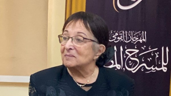 الفنانة سميرة عبد العزيز 