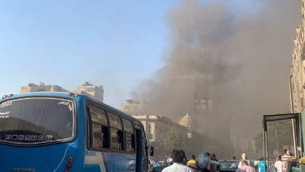تطورات حريق مبنى سنترال رمسيس: انتشار النيران وطوارئ شاملة لإنقاذ المحتجزين