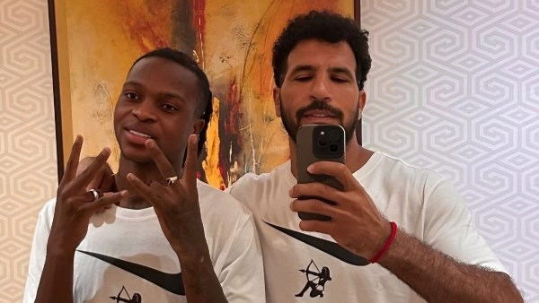 ‏المهدي سليمان ينشر صورة له مع شيكو بانزا من معسكر الزمالك