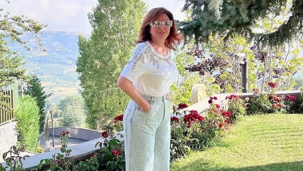 إلهام شاهين تلفت الأنظار بإطلالة نحيفة في لبنان.. شاهد