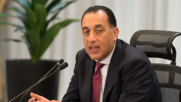 تمهيدا لدخولها غزة.. مدبولي: آلاف من شاحنات المساعدات متواجدة بالقرب من معبر كرم أبوسالم