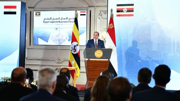 الرئيس السيسي يفتتح جلسة منتدى رجال الأعمال المصري - الأوغندي
