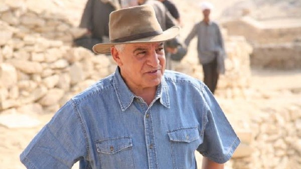 فراغات ضخمة.. زاهي حواس: ما زالت غرفة دفن الملك خوفو بالهرم موجودة