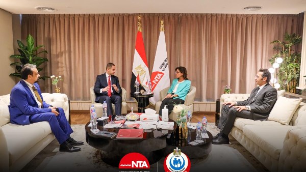 لقاء المدير التنفيذي للأكاديمية الوطنية ونائب وزير الصحة