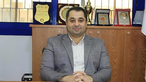  الدكتور أحمد صادق