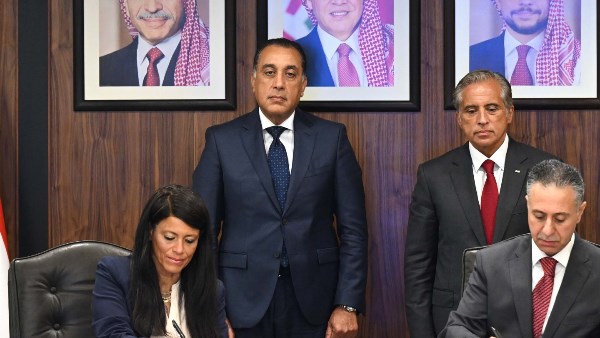 توقيع إتفاقية 