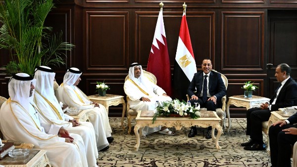 مدبولي مع نظيره القطري 
