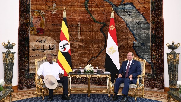 الرئيس السيسي ونظيره الأوغندي