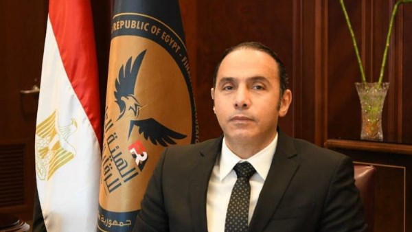 الدكتور إسلام عزام 