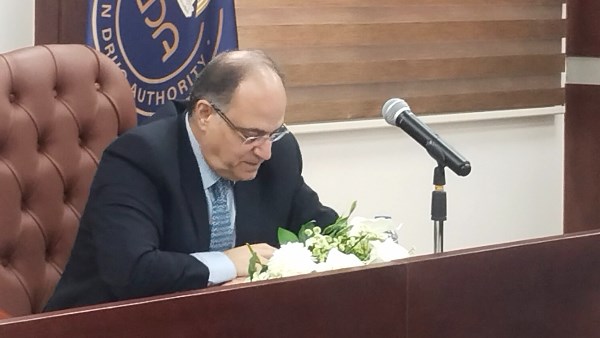 رئيس هيئة الدواء : مصر تمثل 27 % من السوق الدوائي الأفريقي