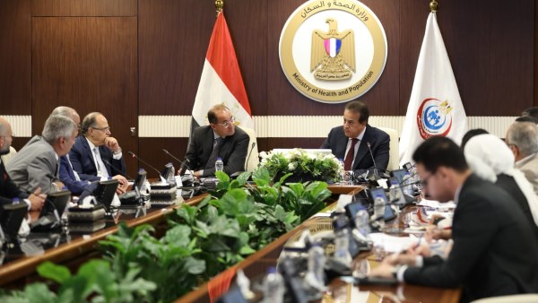 وزير الصحة والسكان يترأس اجتماعا لمتابعة سلاسل توريد الدواء وسداد مستحقات شركات الأدوية