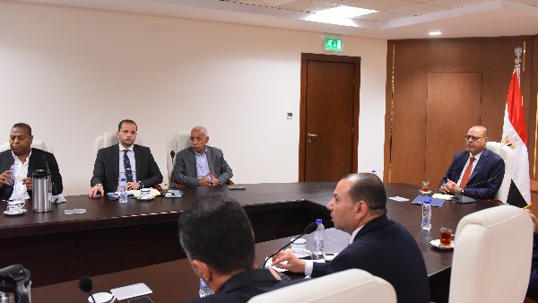 العمل تبدأ إجراءات إعداد القرارات التنفيذية لقانون العمل الجديد